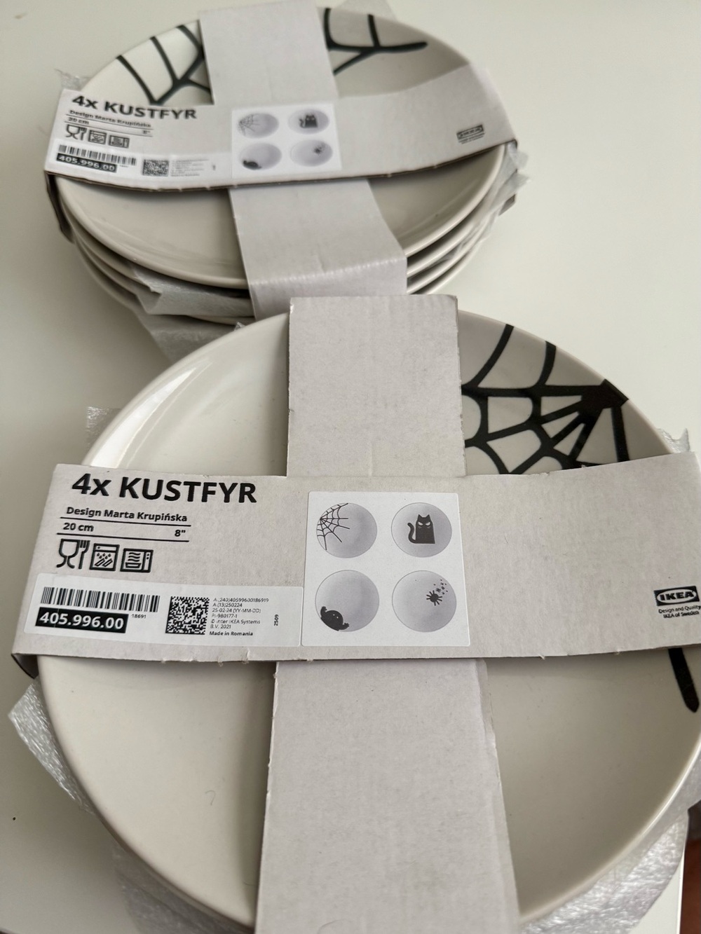 IKEA white dessert plates with black spiderweb accent (2x4-pack) Total:8